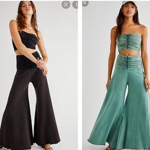 NWOT Free People One Jayla set in distressed black